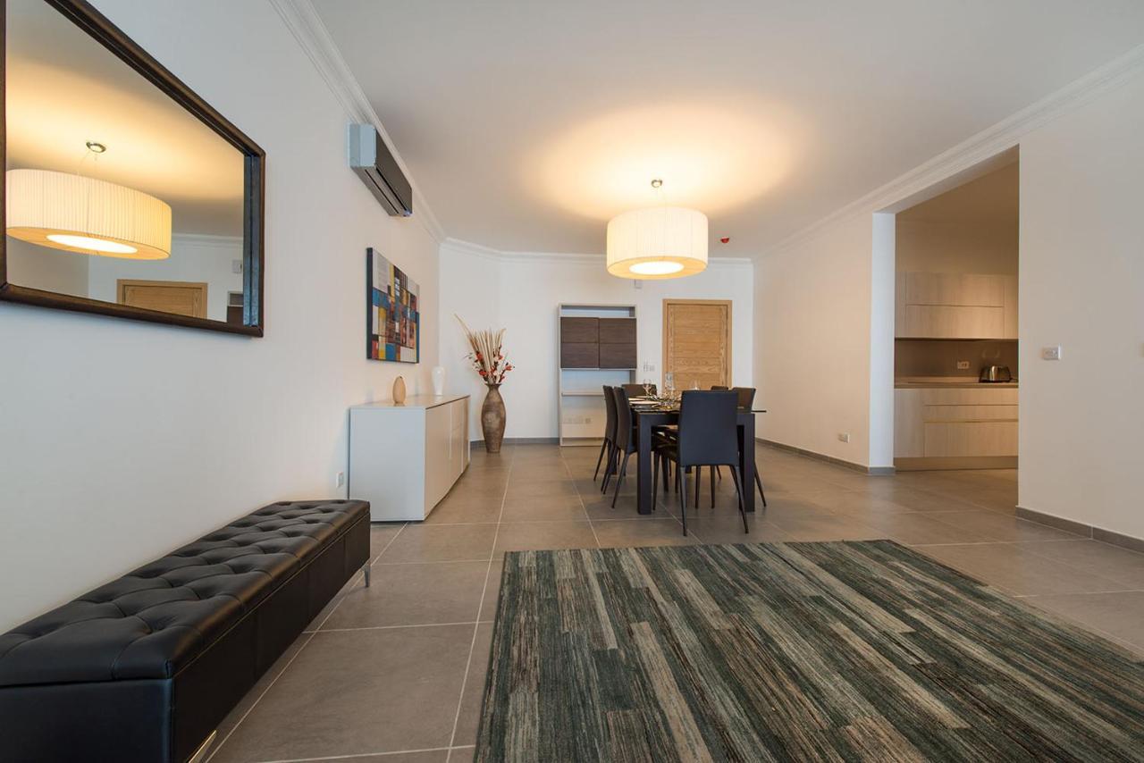 Seafront Luxury Apartment With Pool Слима Екстериор снимка