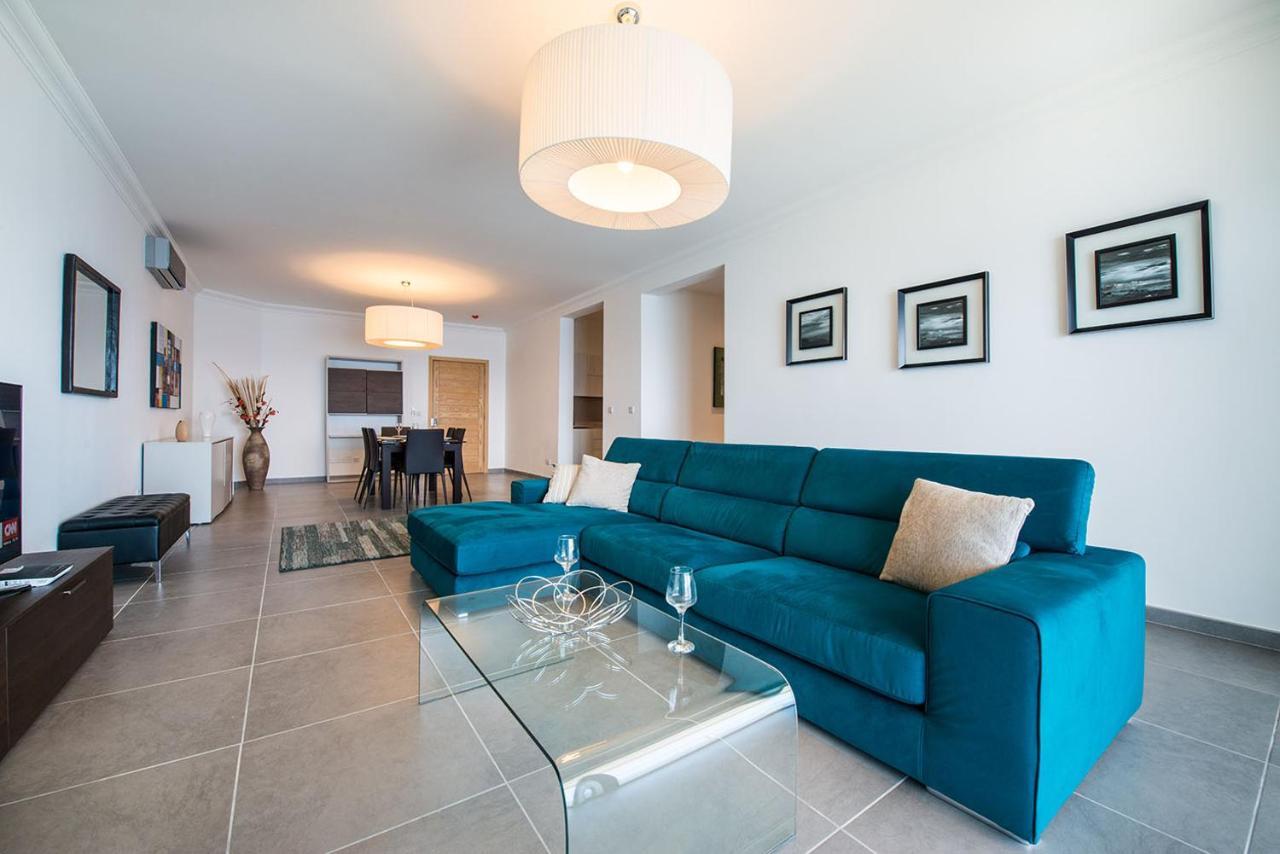 Seafront Luxury Apartment With Pool Слима Екстериор снимка