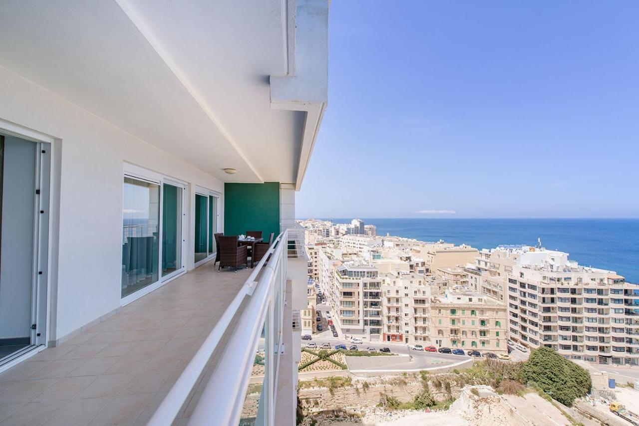Seafront Luxury Apartment With Pool Слима Екстериор снимка