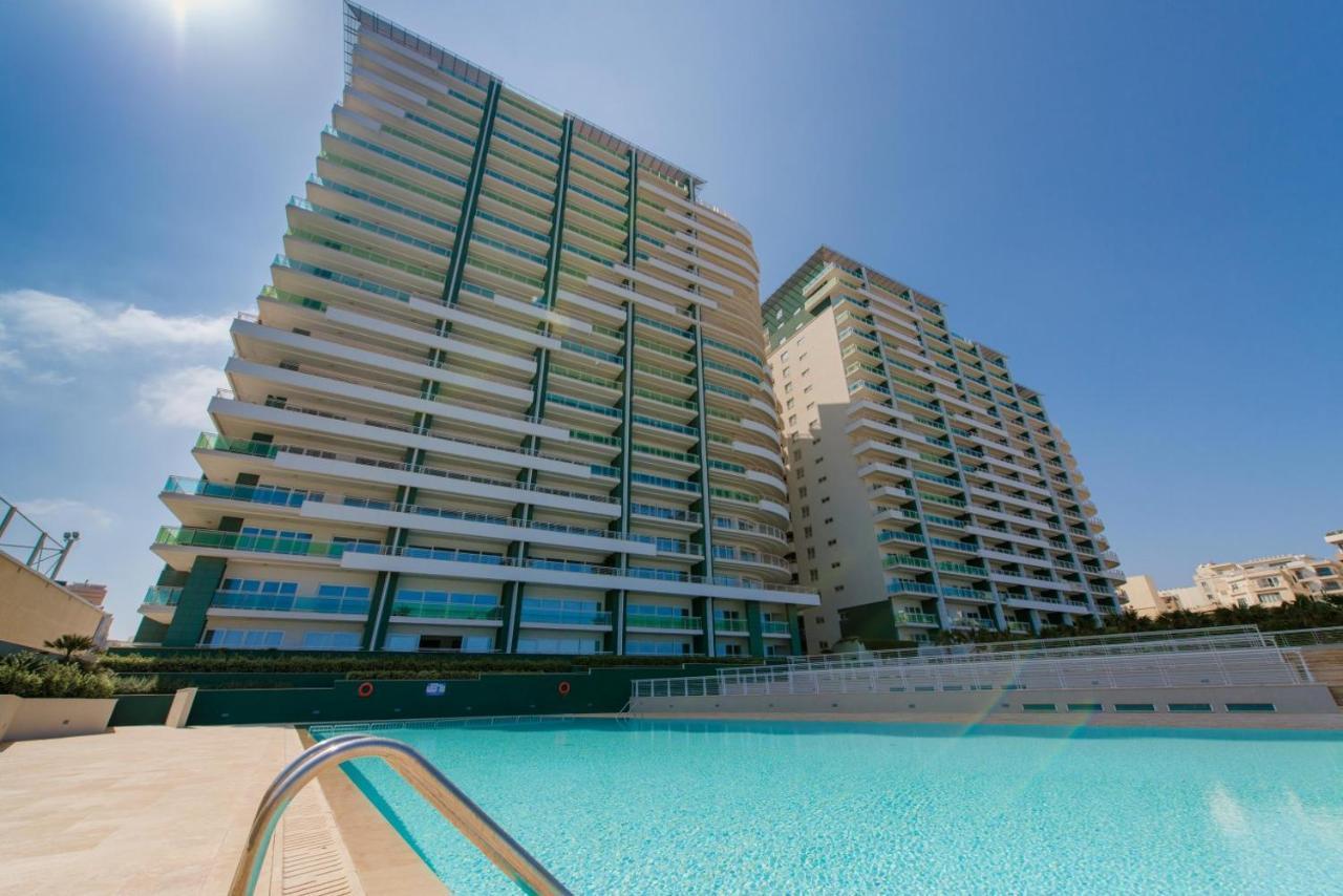 Seafront Luxury Apartment With Pool Слима Екстериор снимка