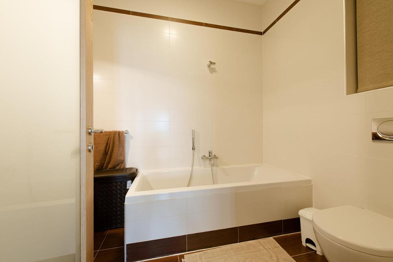 Seafront Luxury Apartment With Pool Слима Екстериор снимка